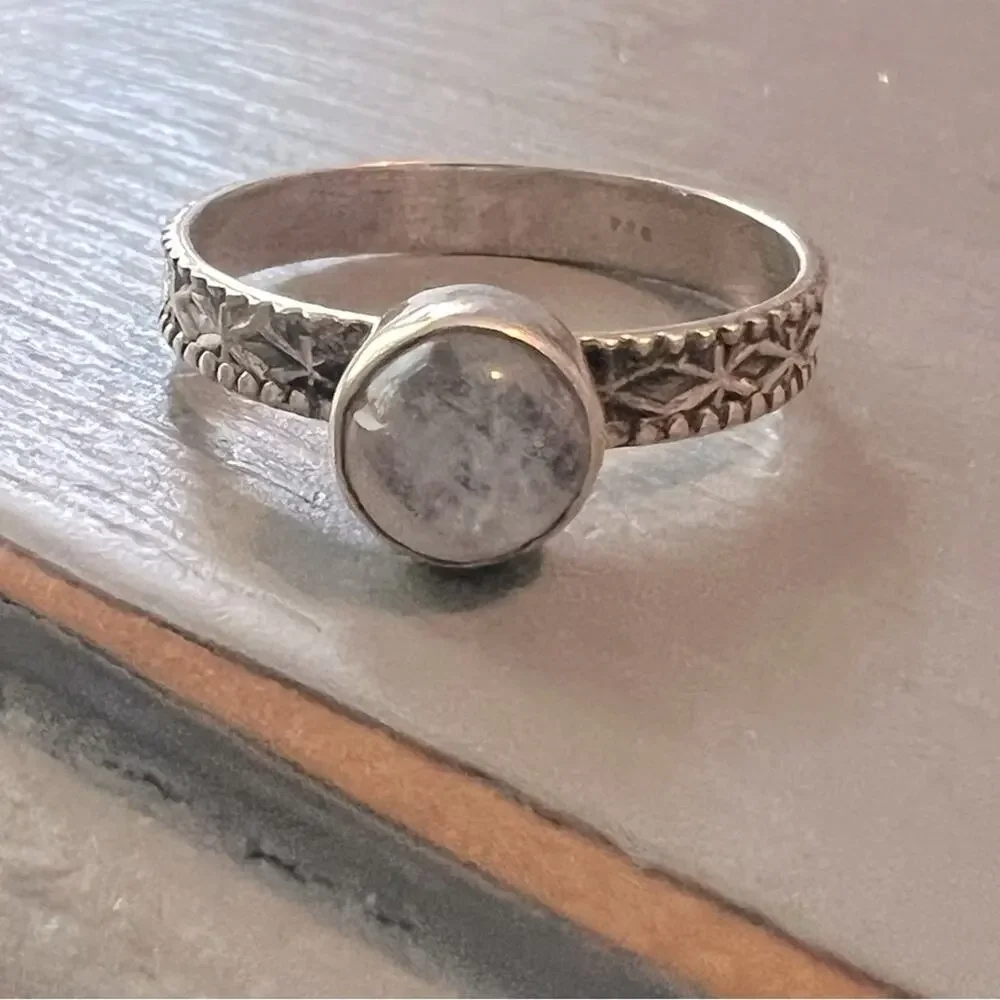925 Sterling Silver Moonstone Ring Size 8